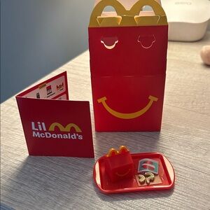 McDonald's Red and Yellow Toy Tray with Happy Meal and Apples Set